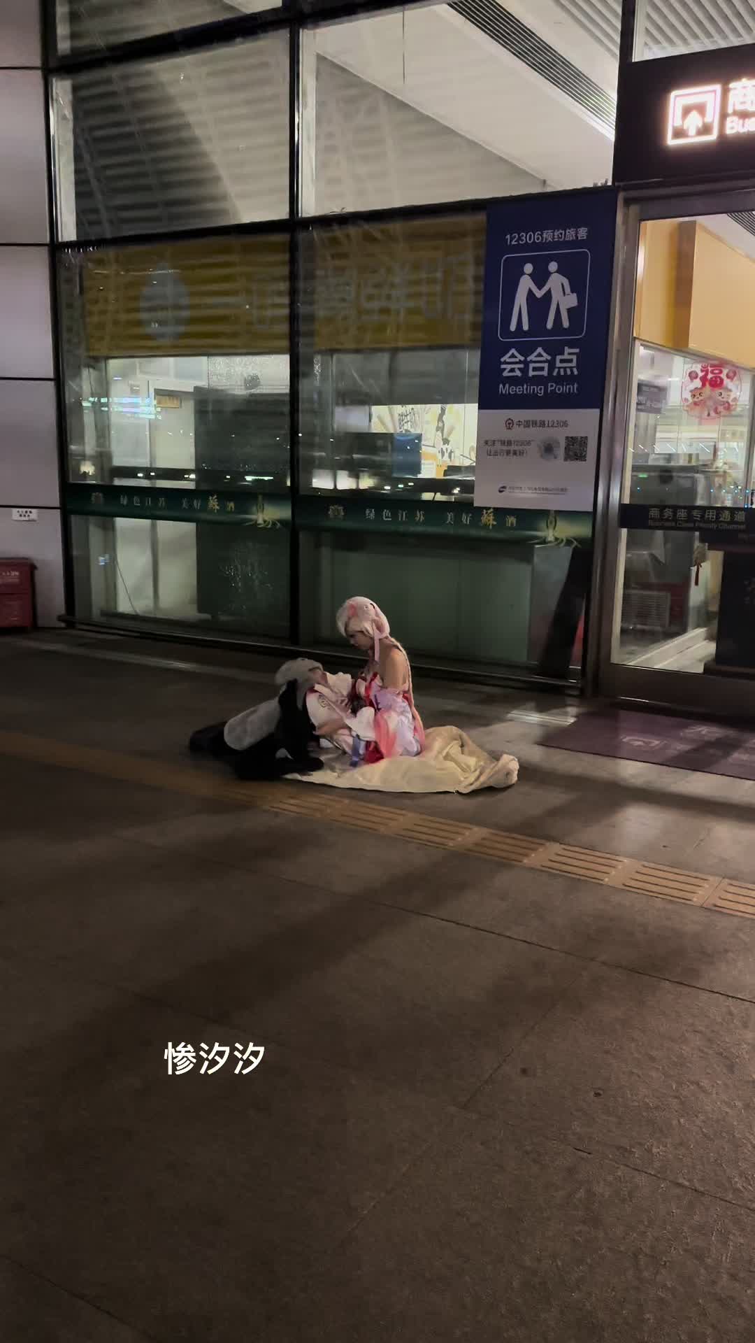 之前某天为了去无锡鼋头渚出今汐拍樱花，花了四百多跑过来，结果三公里堵了...