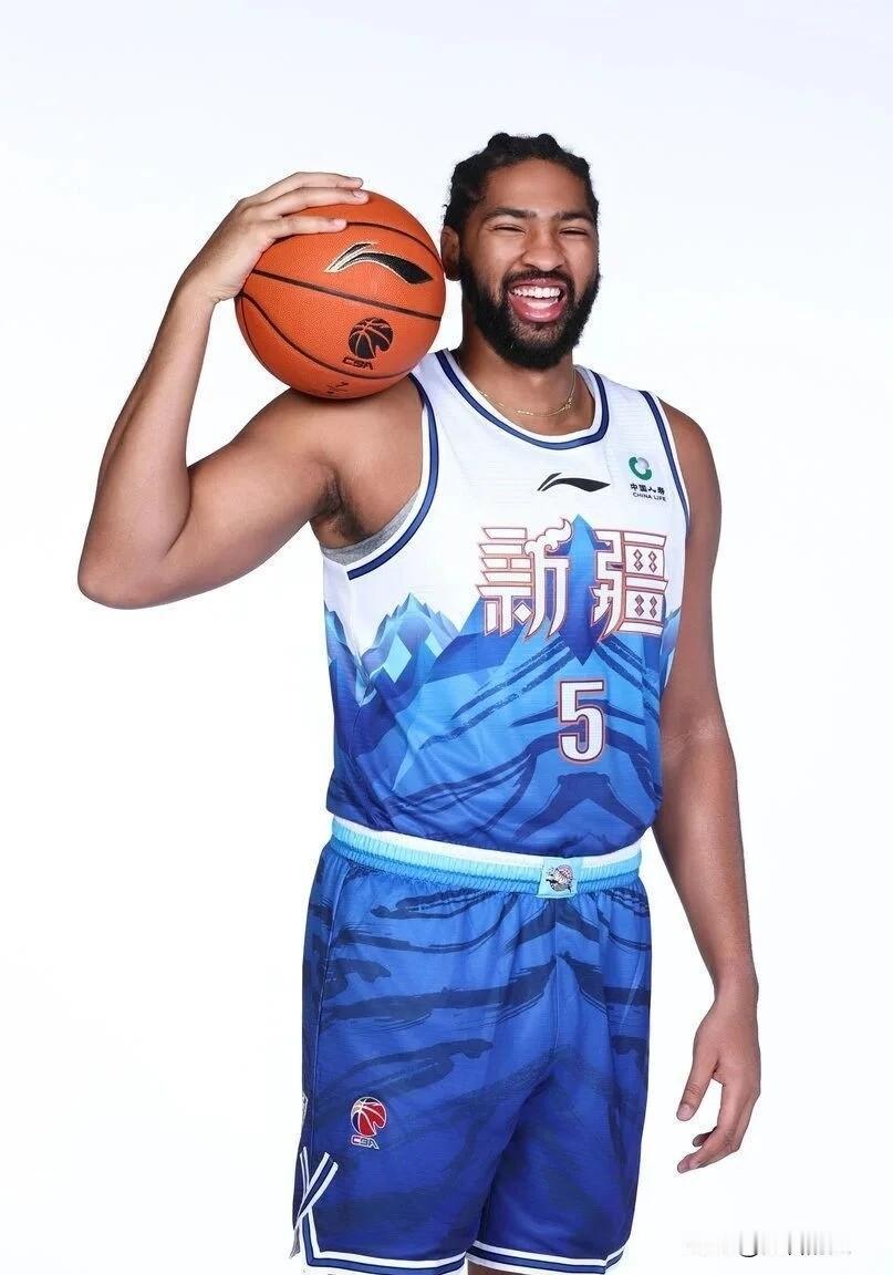 劳森稳定的可怕，只有12分上下火力，被克里斯打爆




新疆不敌山东，劳森被克