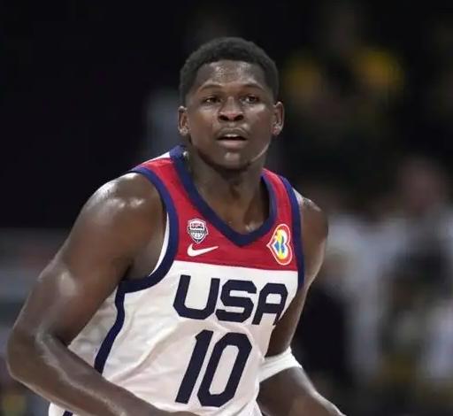 就差一点！爱德华兹太可惜了！
 
NBA本赛季的全明星首发阵容已经出炉，西部为东