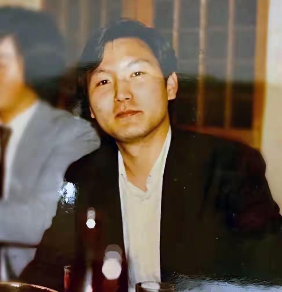 尹锡悦，年轻时有多意气风发，如今就有多感叹人生，当年年纪轻轻的他怎么会想到自己现