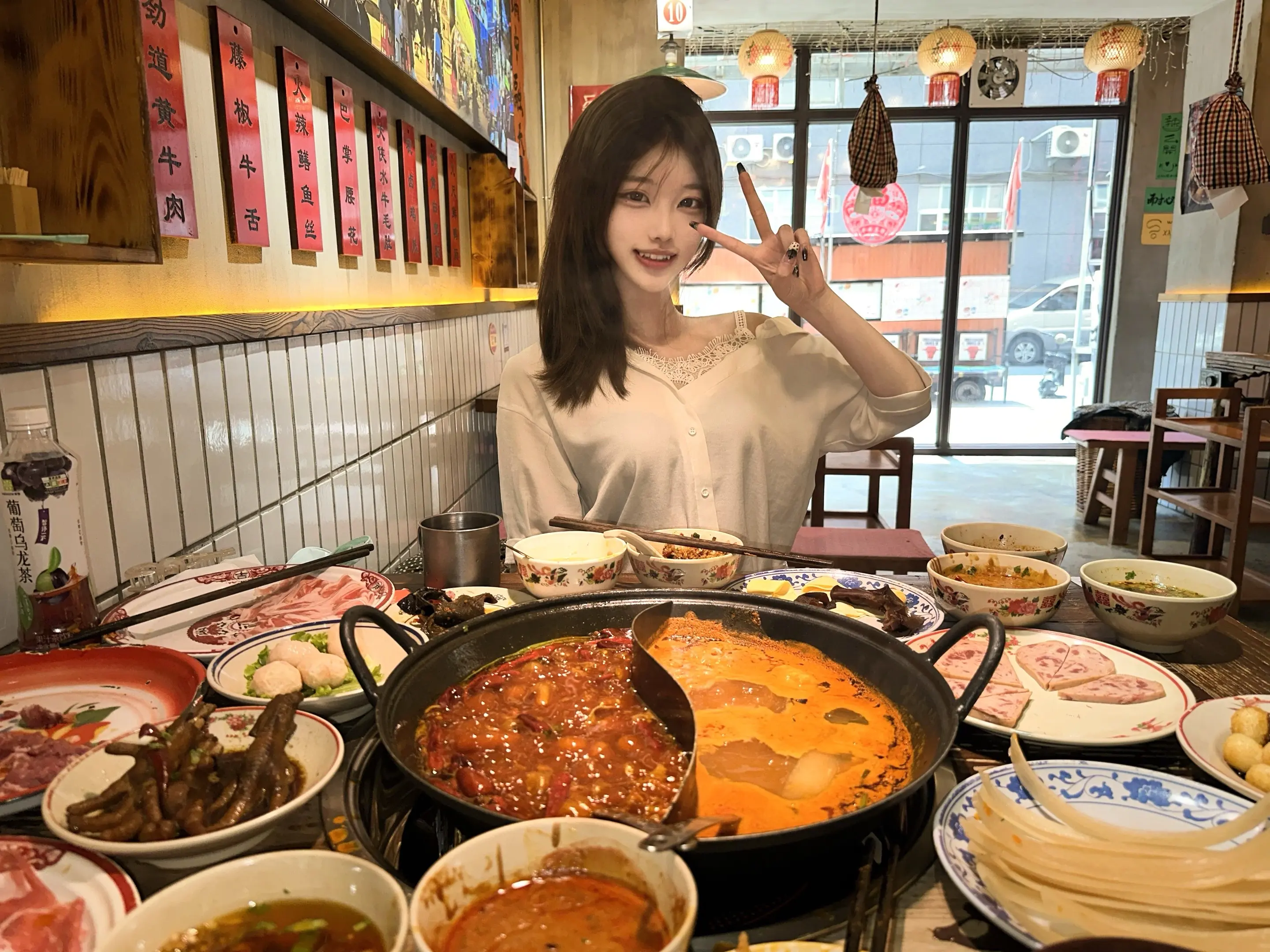 无论如何我这辈子都会做一个有情有义的女孩 每段感情我都是梭哈 就算被辜...