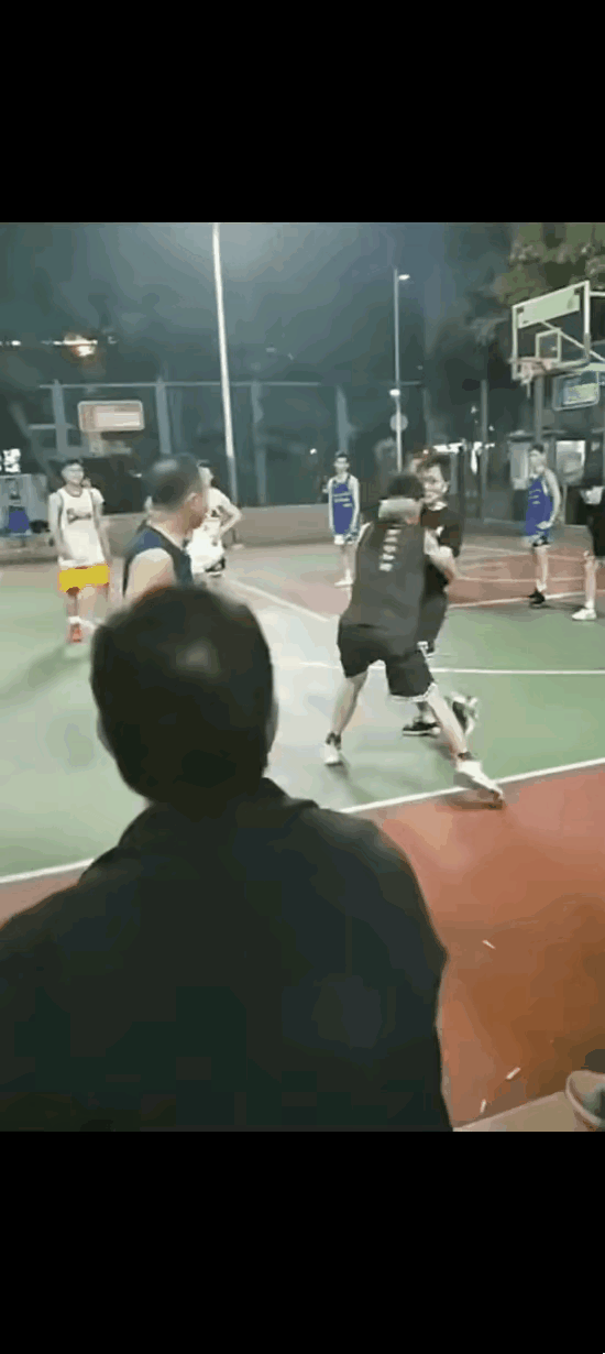 篮球比赛也有被KO的