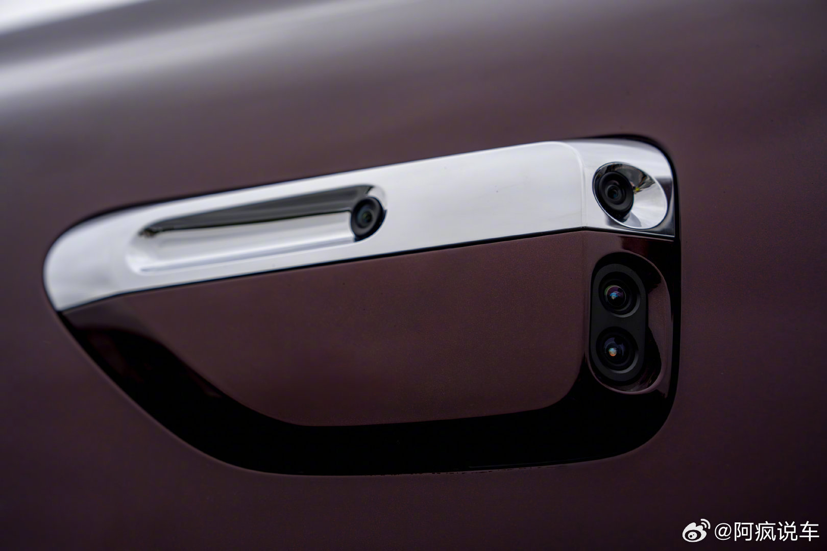 今天华为发布会，问界M8也迎来了焕新，把安全感拉到了新高度。四激光雷达天团到位，