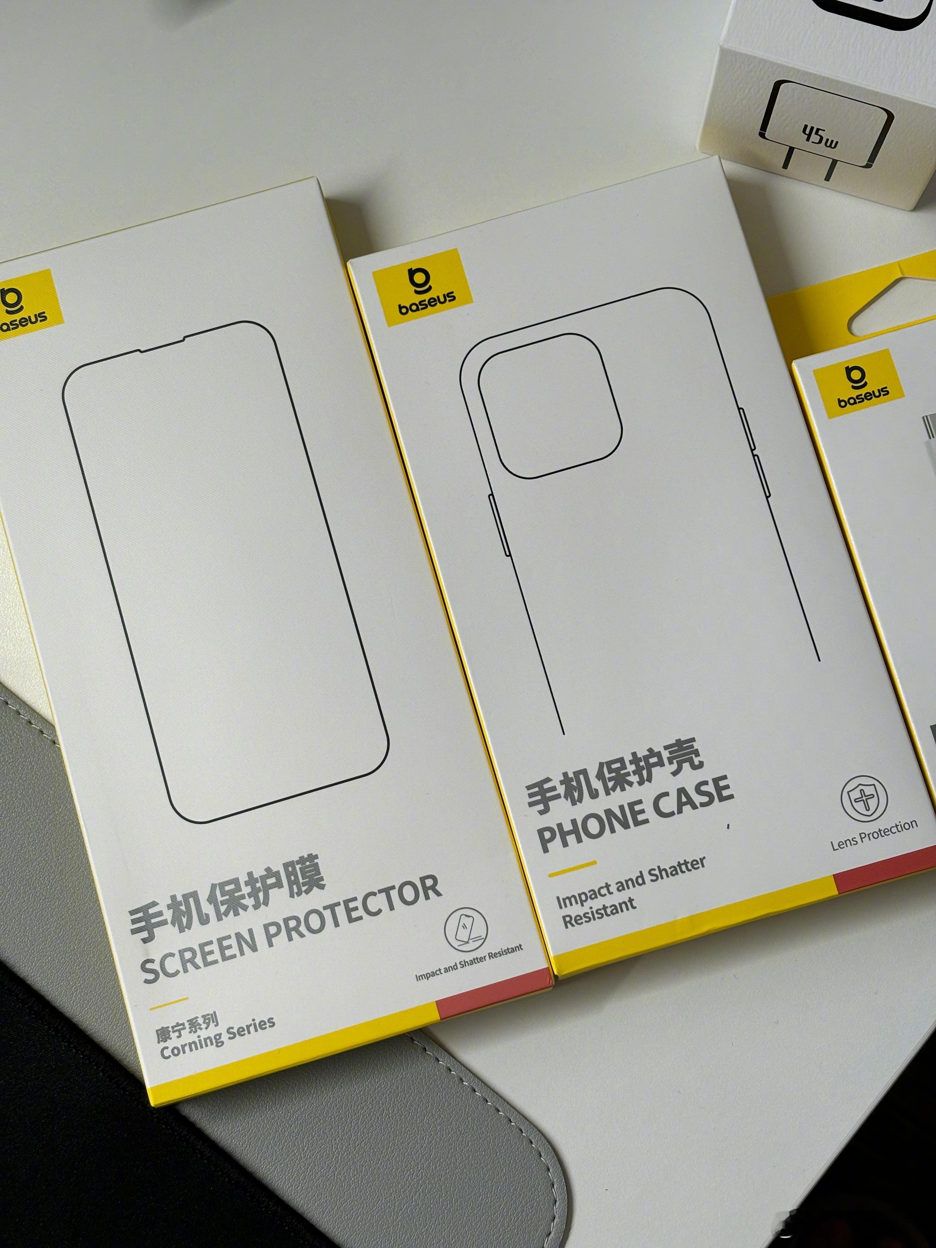 16Pro明天到货，双十一降价500挺香的，提前搞了一套壳膜充电套装，我对手机膜