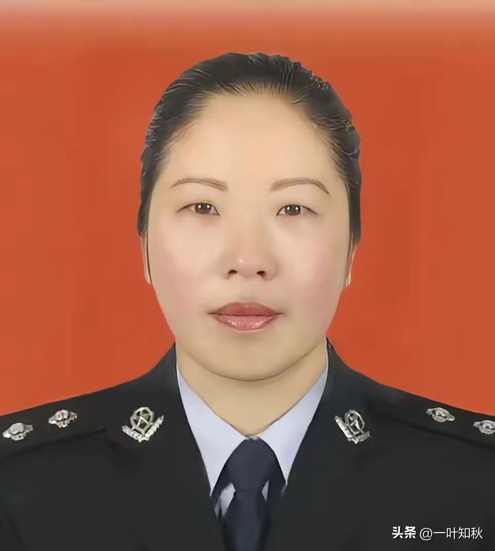 贵州女警一个月挣几千块，大哥和弟弟先后走了留下7个孩子，她全要，一养就是17年，