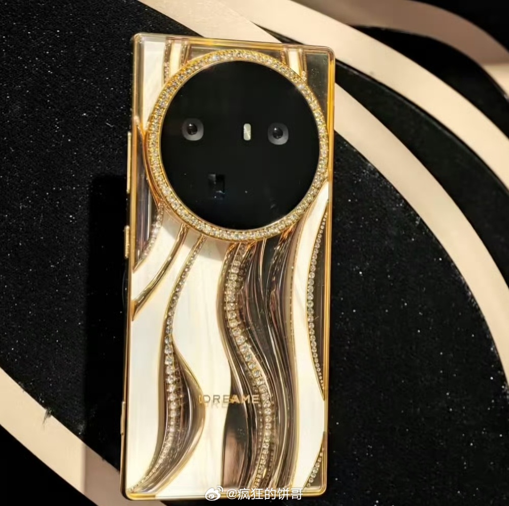 追觅的扫地机器人我倒是有，但追觅这手机我感觉我买不起....... 