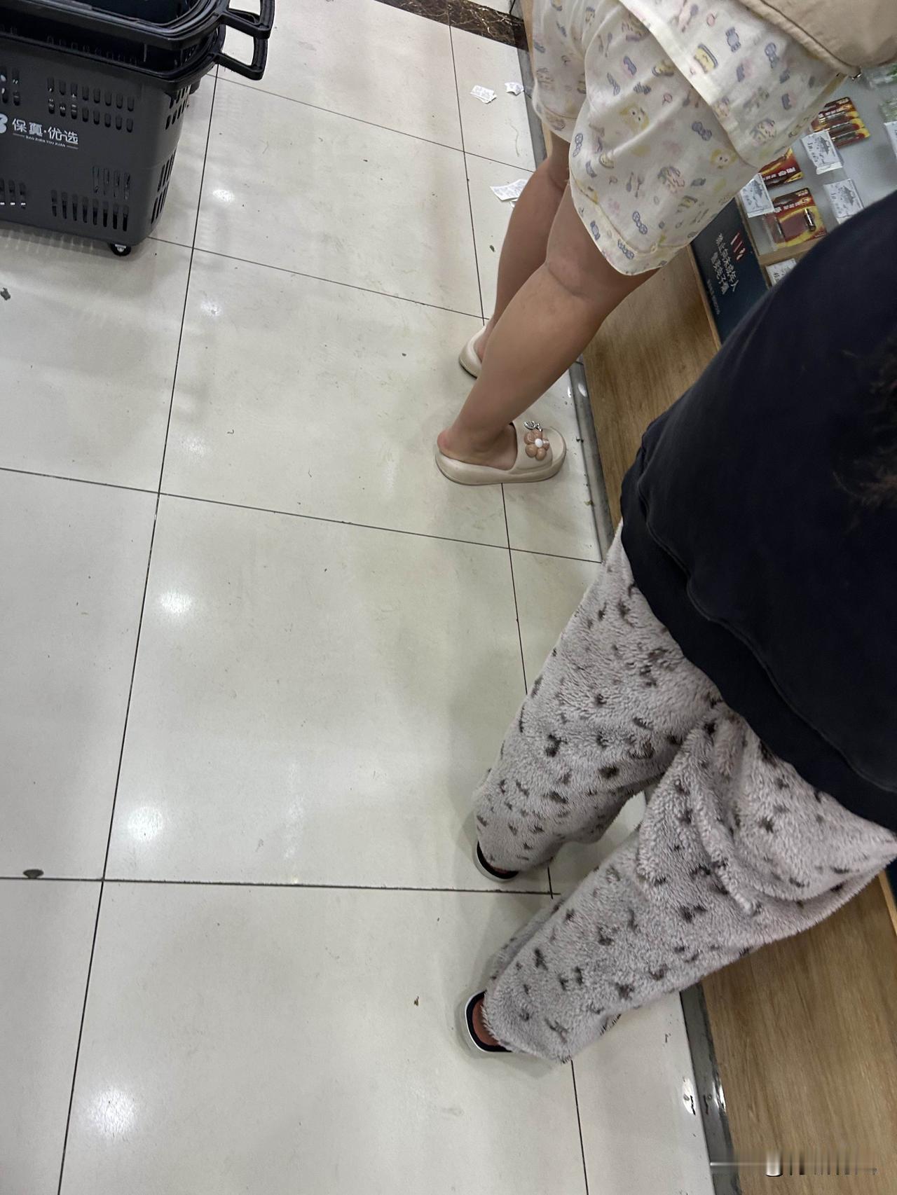 二八月乱穿衣，冷暖自知

这天气真是应了那句老话，二八月乱穿衣，走在街上看得人又