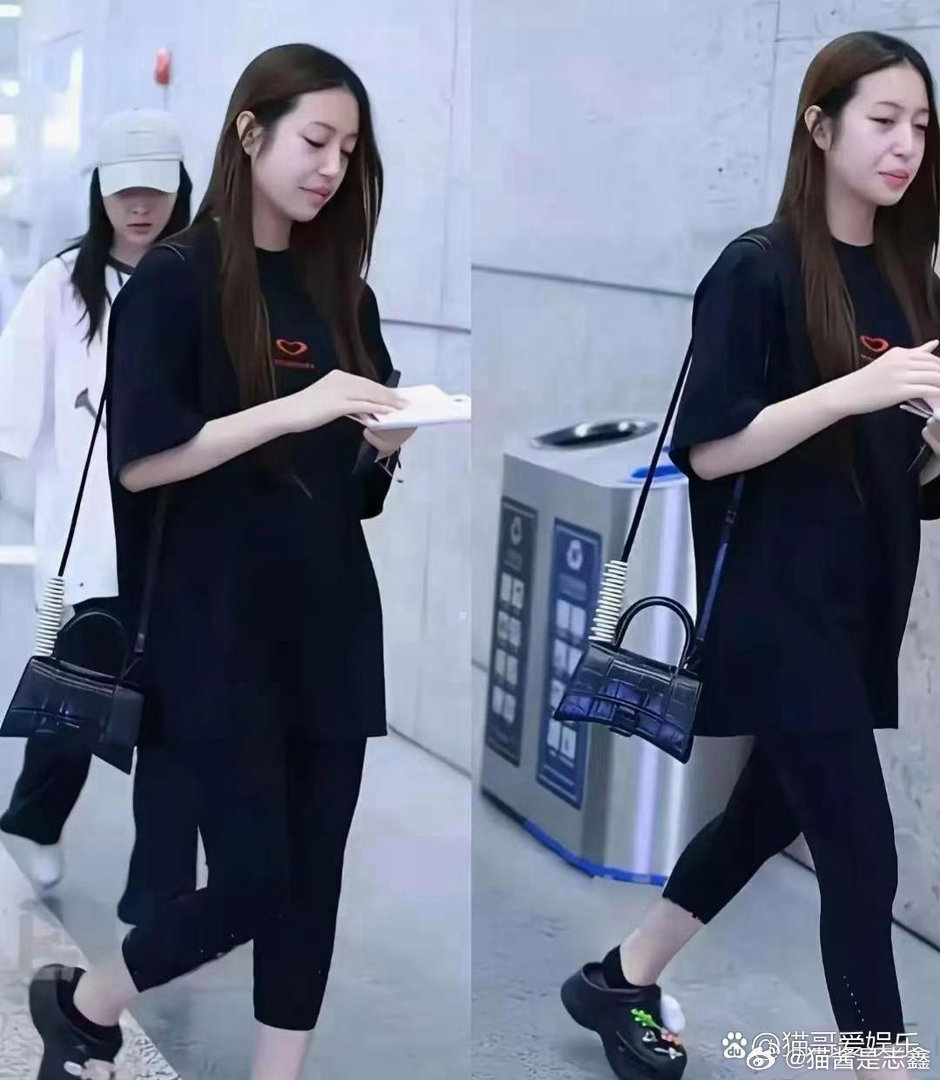 赵薇的女儿，这富炫得…… 