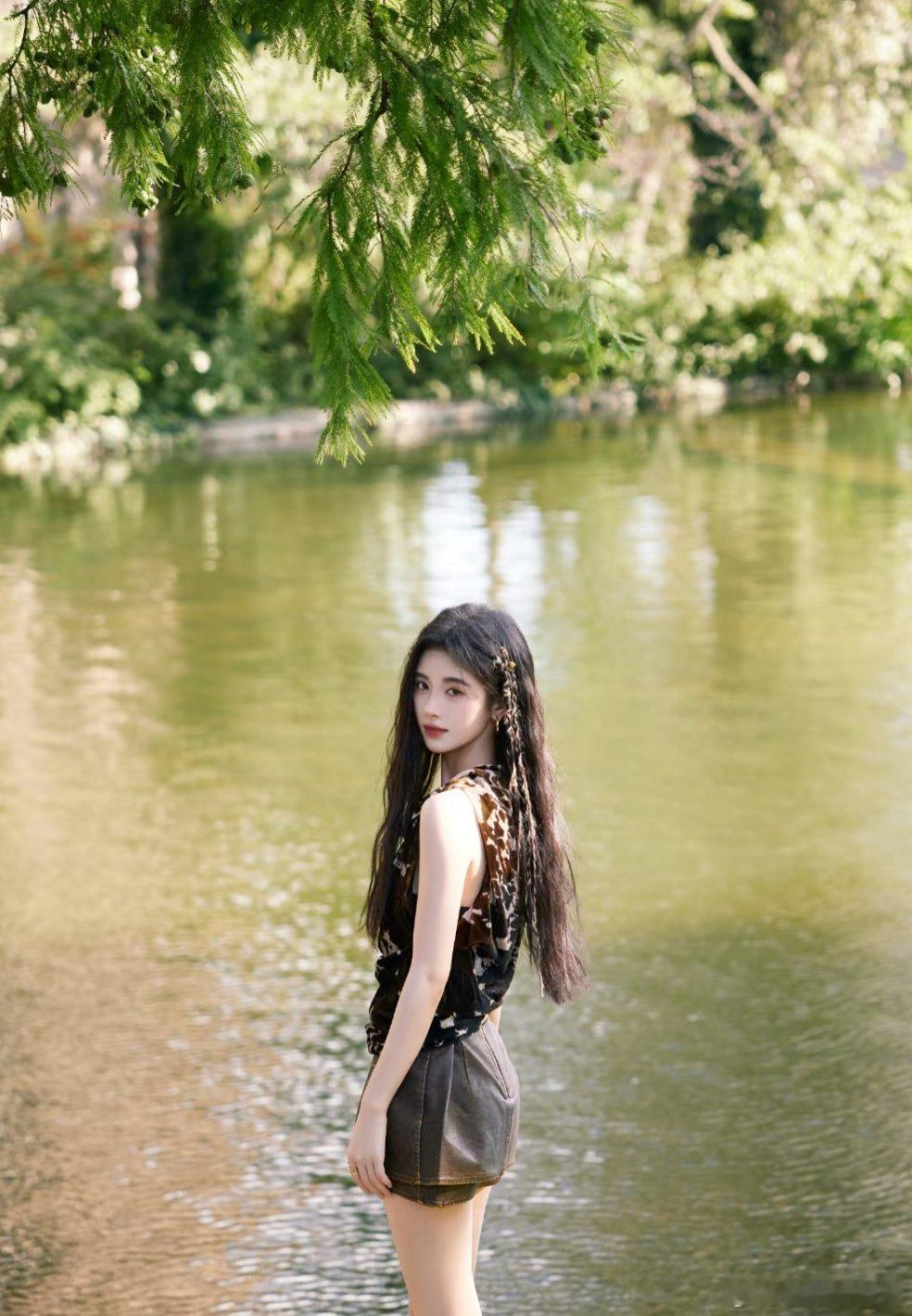 鞠婧祎的美拉德色系呀[送花花][送花花] ​​​