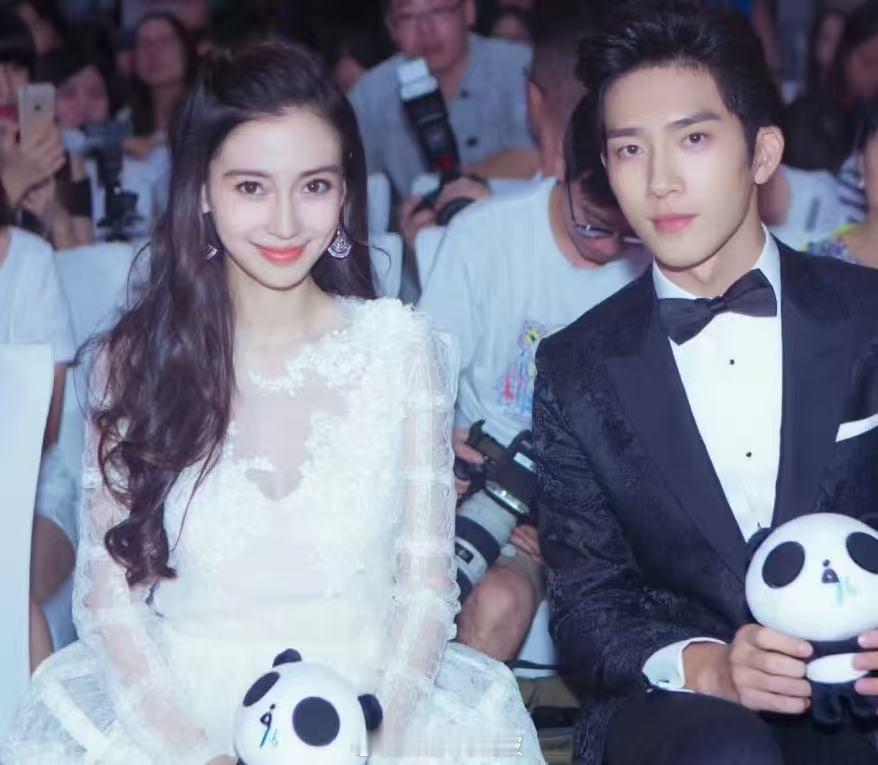 angelababy结婚现场的鲜花是井柏然提供的baby结婚现场的全部鲜花是井柏