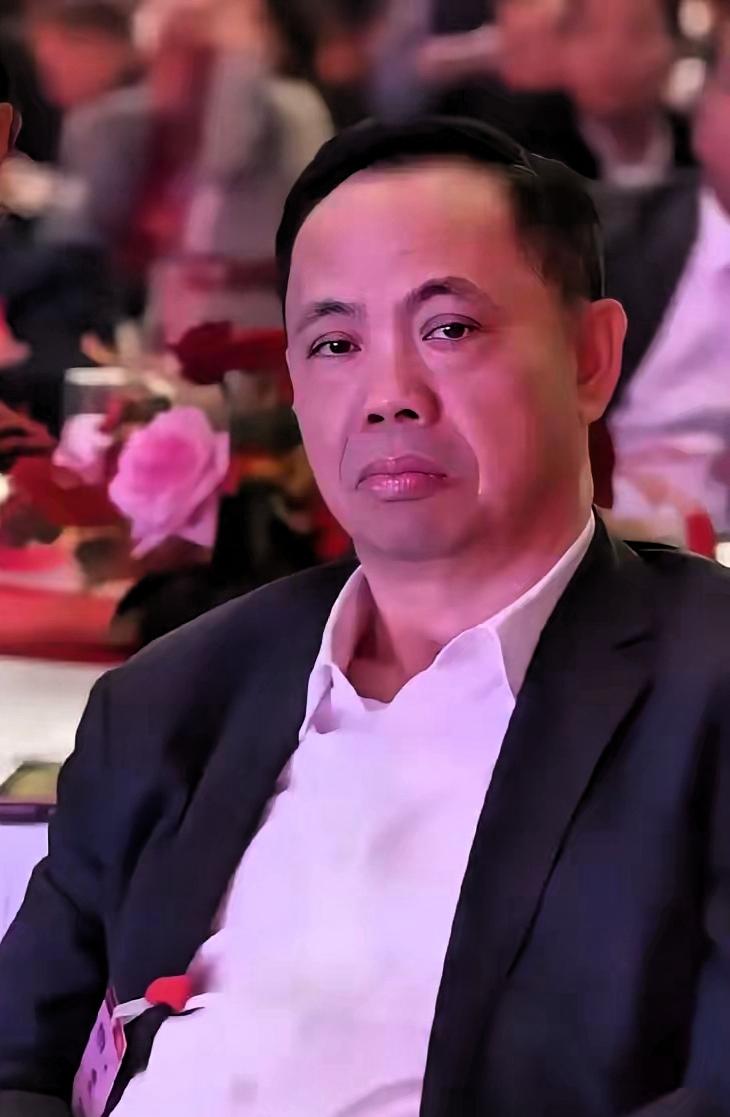 白石洲的拆富神话与苦瓜脸
 
白石洲100平换1000万的拆富神话
 如今再提这