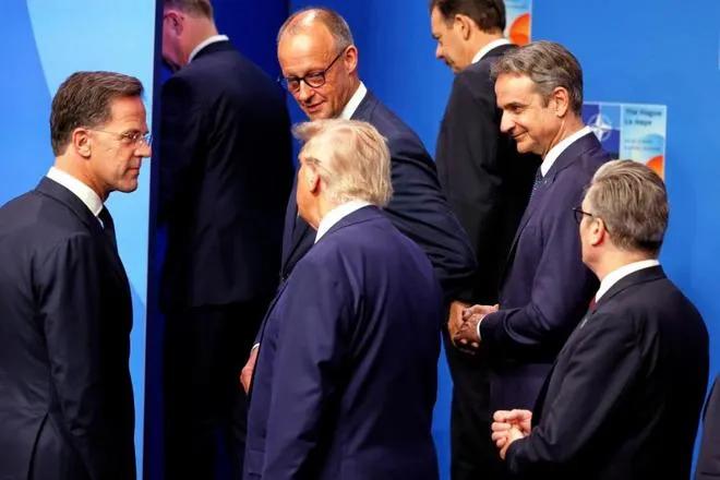 美“金穹”导弹即将上岛，欧洲8个国家的额外关税也免了，格陵兰岛的问题，还是内部解