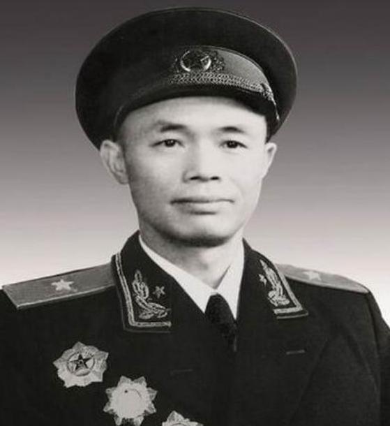 1959年庐山会议后，毛主席亲自过问钟伟情况：钟伟现在怎么样了
钟伟出生于191