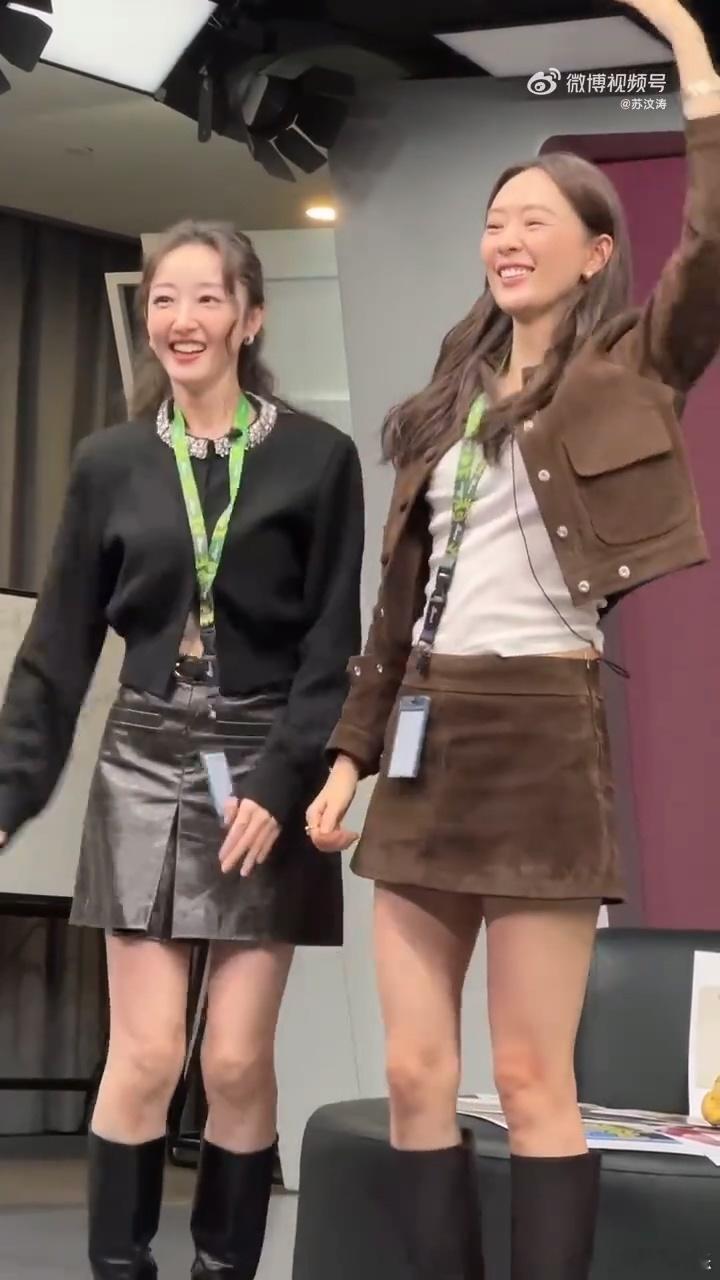童瑶蒋梦婕kisskissshyshy 这段亲亲舞真的是超级甜蜜，看到她们的互动
