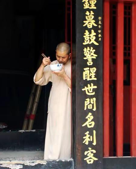最新：美国众议院以232票赞成、198票反对，通过了一项法案，禁止国会议员及其配