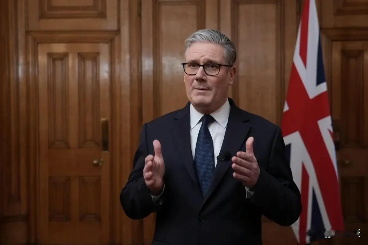 “美英关系出现更深裂痕” 英国首相基尔·斯塔默敦促特朗普道歉

事件起因是在瑞士