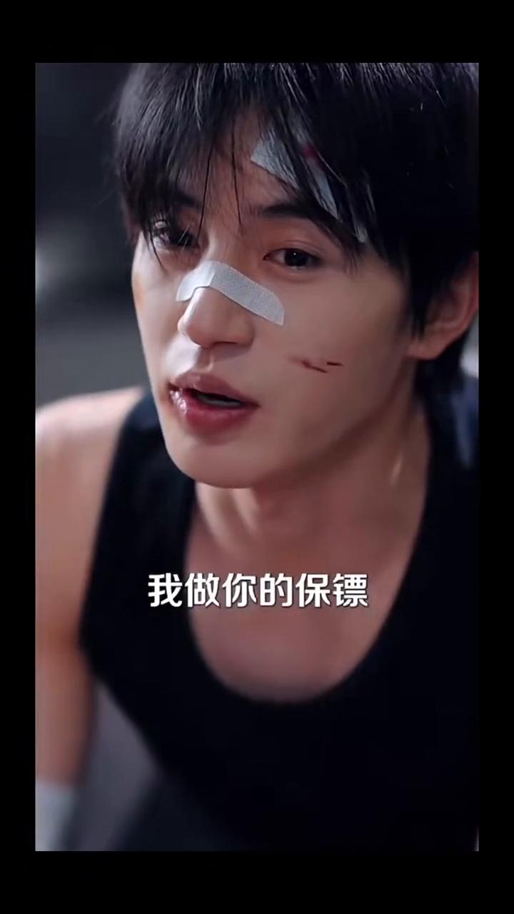 我做你的保镖，我一定会找到监控证人。