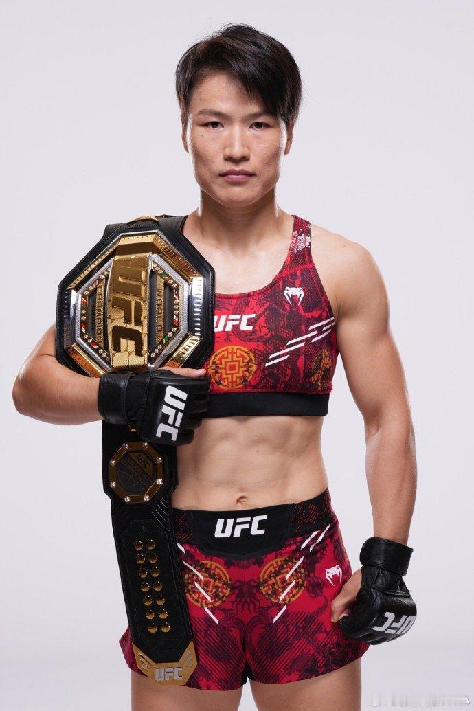 我就想问一句： 
要是让你去跟张伟丽“切磋”一下， 
你心里有没有底气？

最近