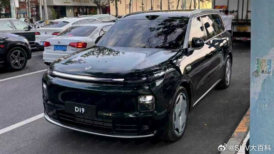 零跑D19 谍照首曝，这将是零跑旗下尺寸最大的车型，不限品类的那种从外观来看，D