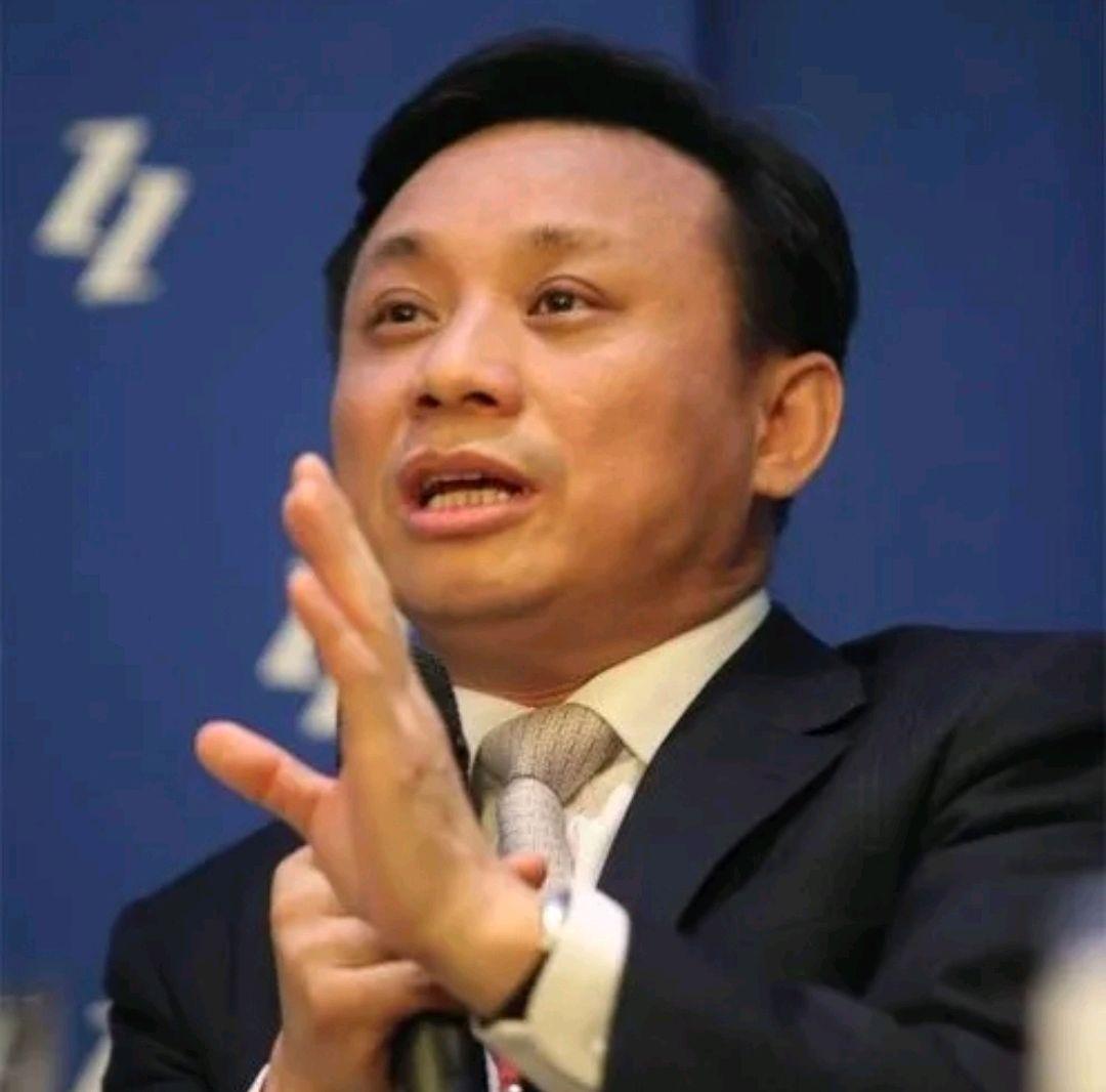 关于“体制内退休费太高”，经济学家毛振华教授在2025年多次公开指出：“当前机关