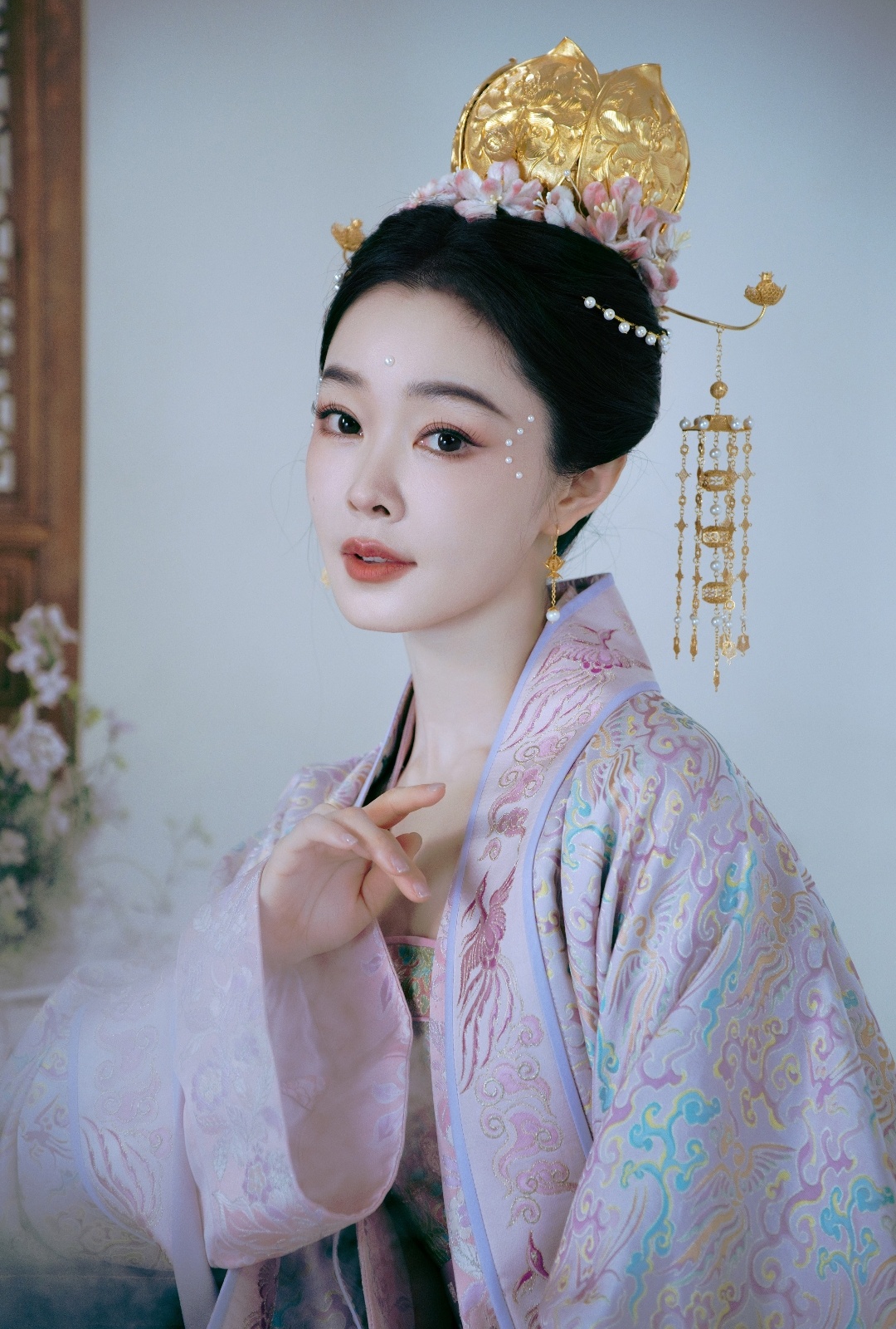 宋轶分享元宵祝福和写真造型～“📸🧩 ㊗️大家元宵节快乐🏮今天都吃汤圆了吗?