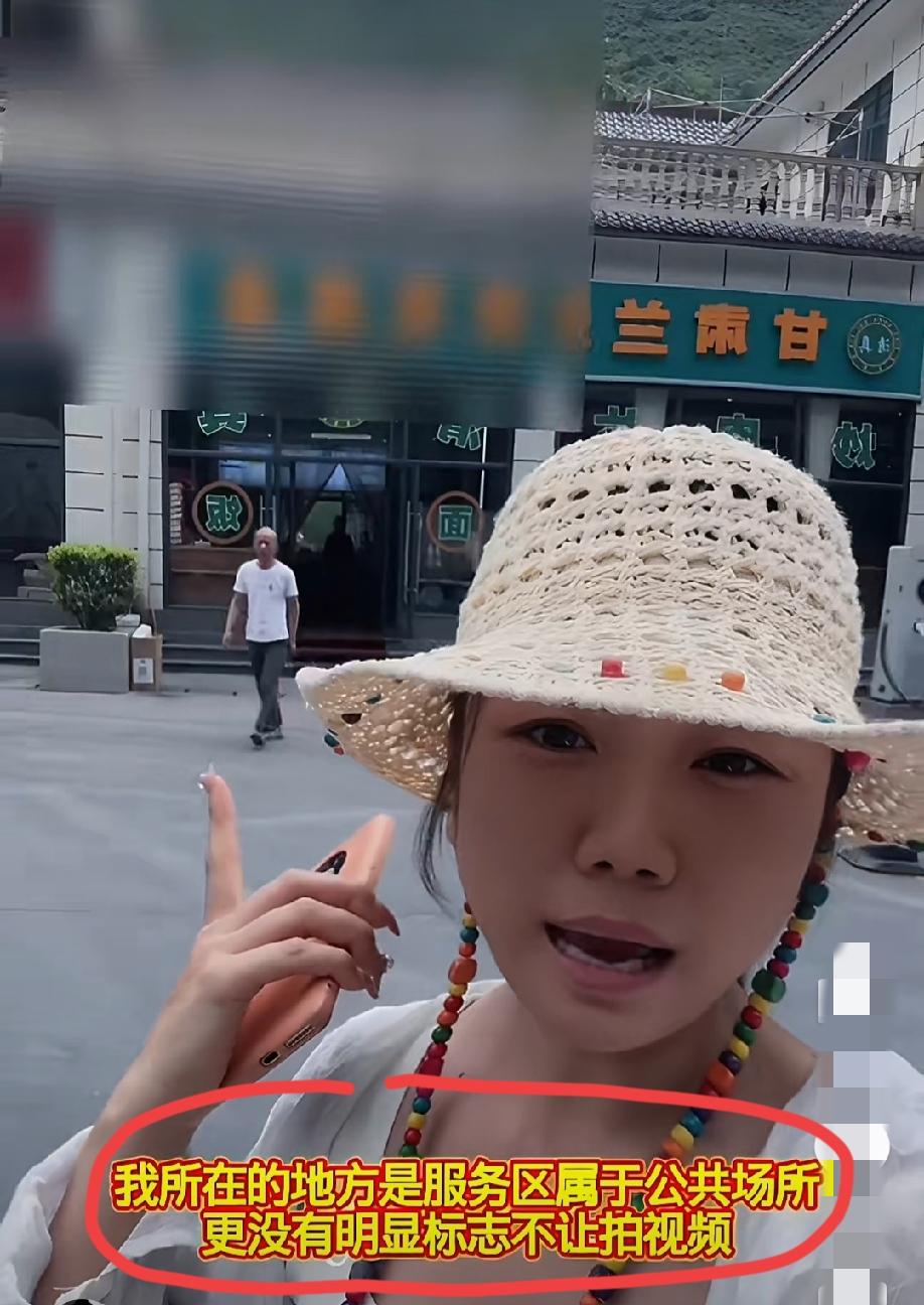 6月7日，云南昭通，一名女卡车司机博主进入零公里驿站旁的一家甘肃兰州清真餐馆买了
