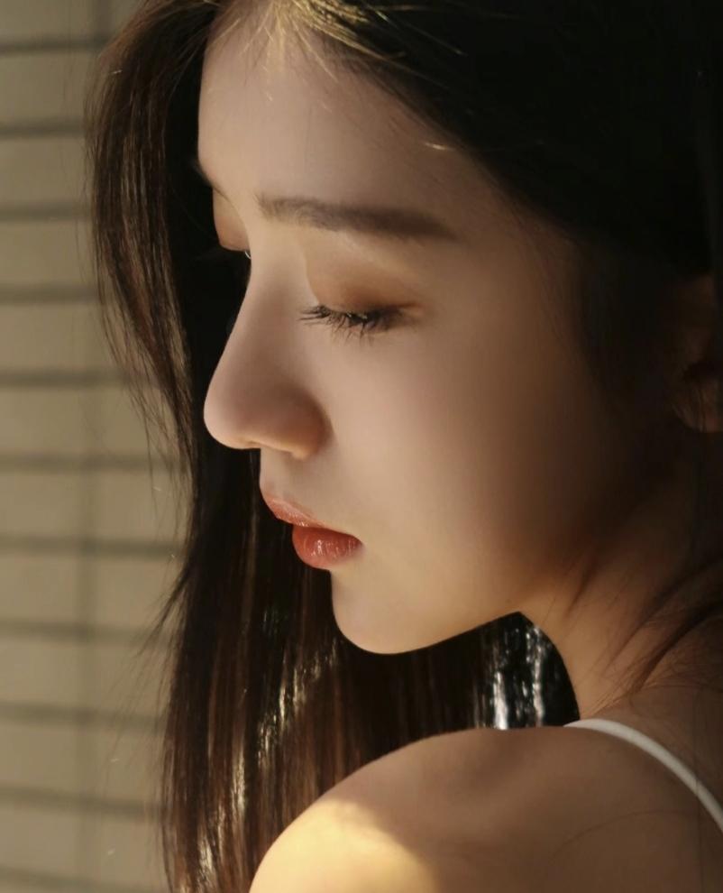 女人结婚才半年时间
就给丈夫生下了一个足月的孩子
只因这个孩子是前男友留下来的种