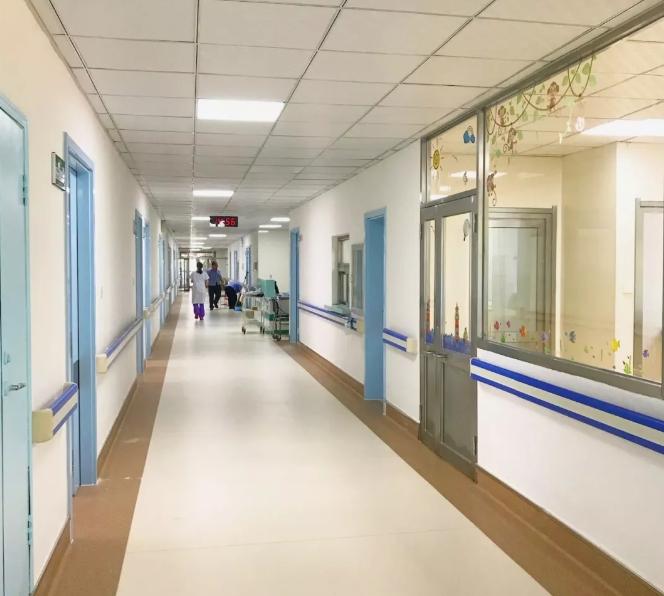 女子看胃病
死在手术台

胃痛去医院看病，结果人没了！南通一位女士因为胃疼去医院