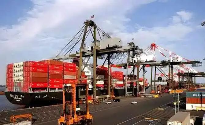 “只能对中国开战了，”欧盟话音刚落，美国立即阻止不得自行决定。6月2日，《金融时