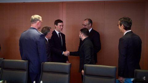 美媒：美国给乌克兰“数天期限”，要求接受新安全保障
 
12月16日，Polit