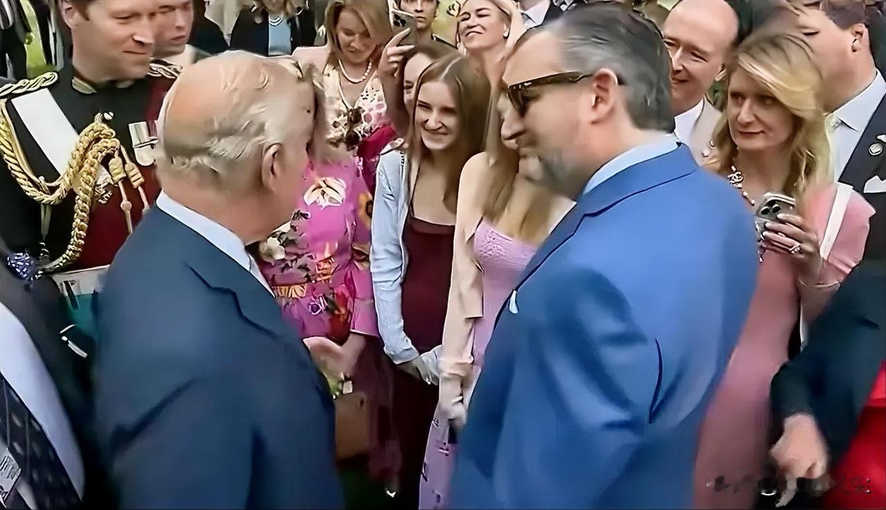 特朗普总统在华盛顿特区欢迎查尔斯国王和卡米拉王后，他们一同参加了花园派对，宾客包