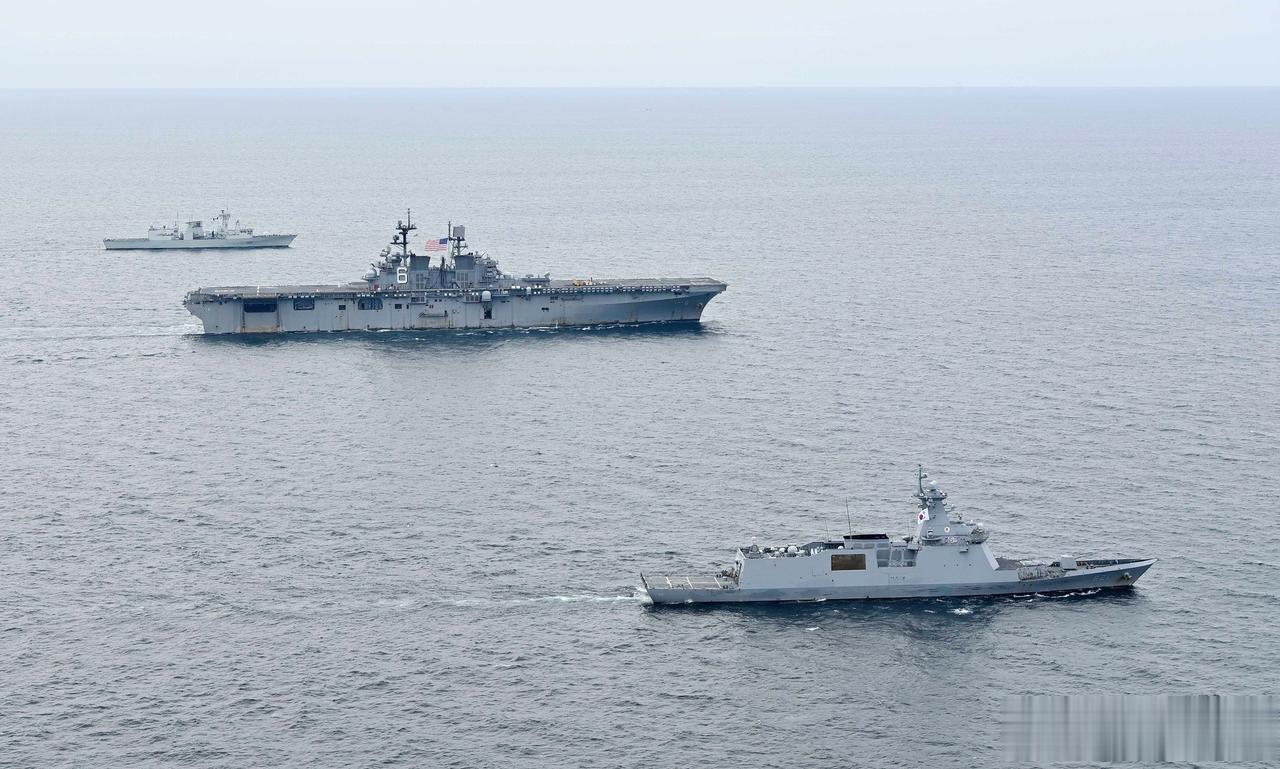 美韩海军在中国黄海进行联合军演！

话说，就这几艘小“老破小”军舰？吓唬谁啊，大