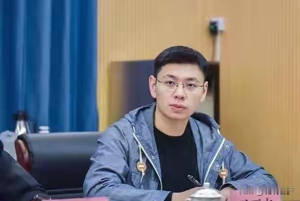 彭处长和她的男友雷雨丰的工作、三观、为人处世和相貌都是相当般配了！

那句话怎么