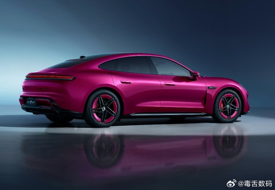 One More thing...尚界Z7正式官宣，这个配色叫电光紫粉，三月底发