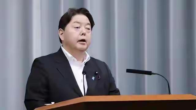 日本外相虽也口头批评以色列，声称“不排除任何选项”，但这更多是一种姿态性的“吠叫