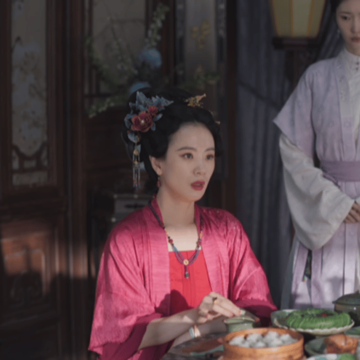 代露娃模仿李梦兰香如故名场面代露娃贴脸开大李梦好久不见看得出来代露娃追剧看得十分