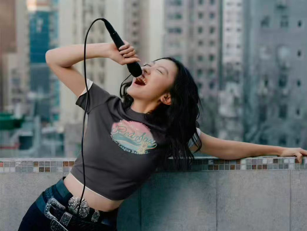 曝陈奕迅带女儿上音综国粤无双 这就压一个，两人肯定要合唱陈奕迅经典金曲。老爸带女