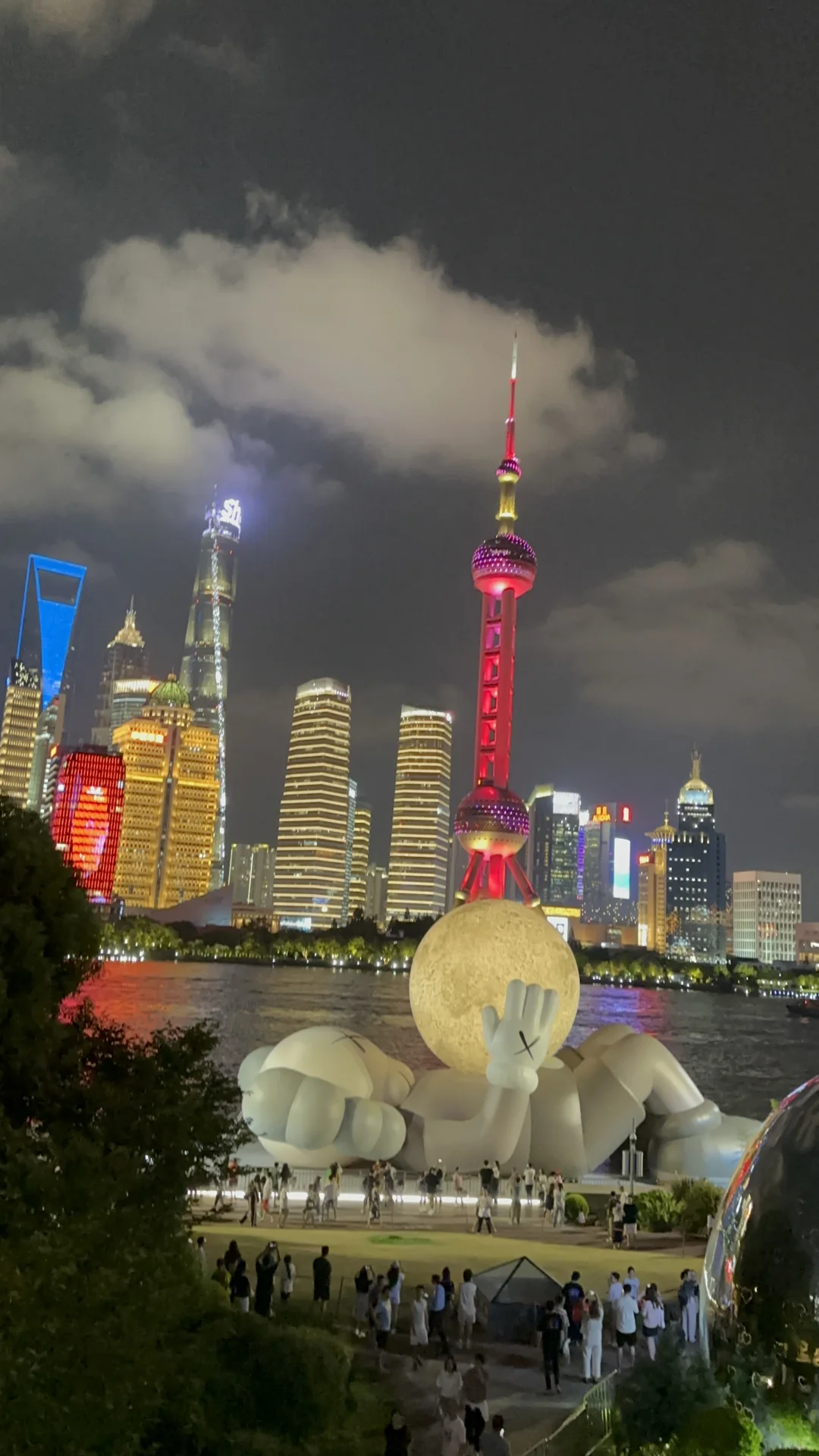 Kaws & Shanghai 👍
