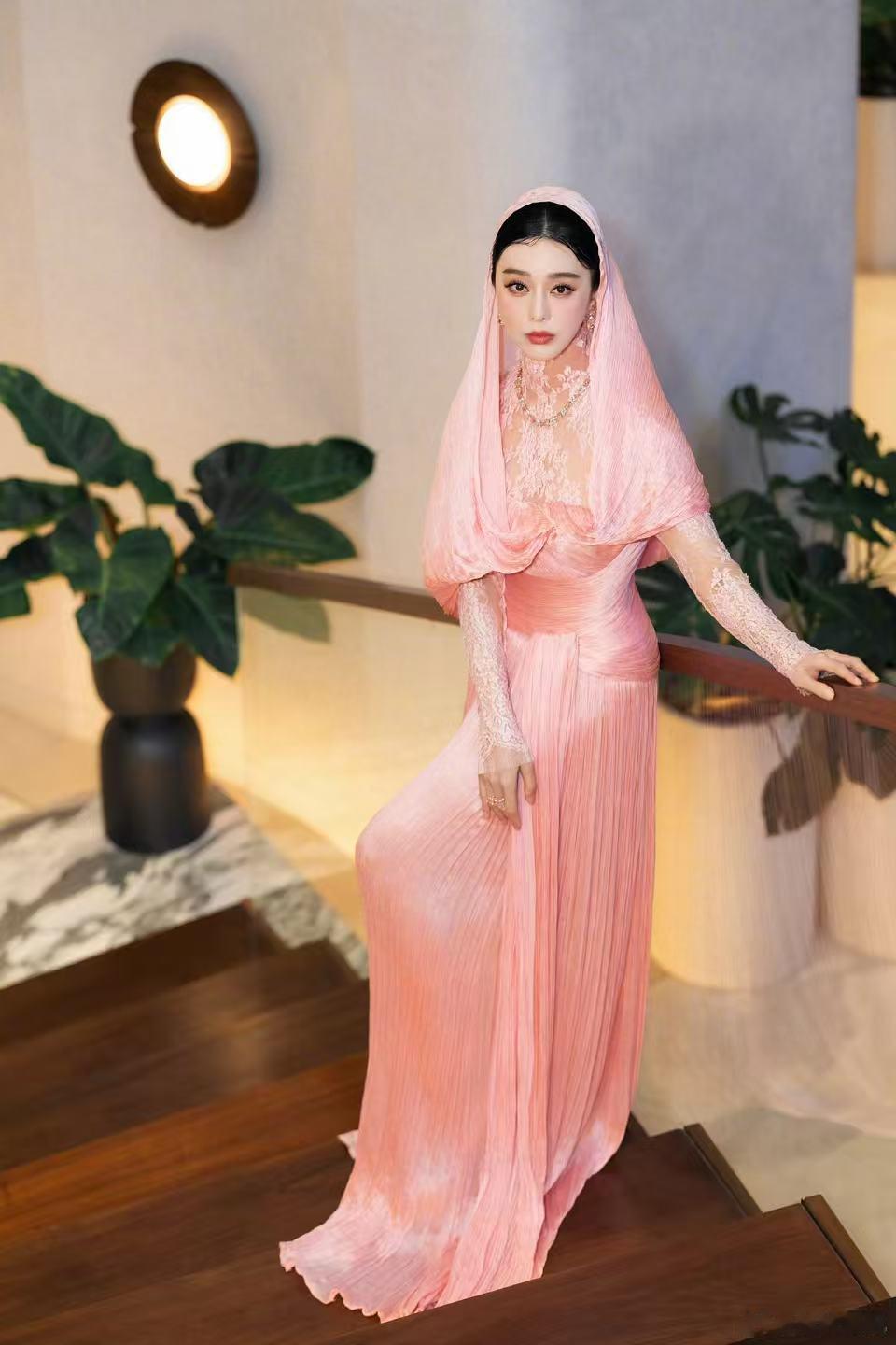 这次在Carte Blanche单元讲《小姐》，能看出冰冰是真的在琢磨女性叙事，