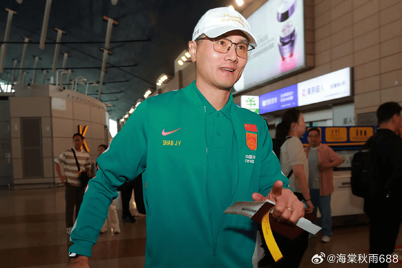 国足对新加坡武磊首发可能性不大 客战将全力以赴争胜------5日19时30分，