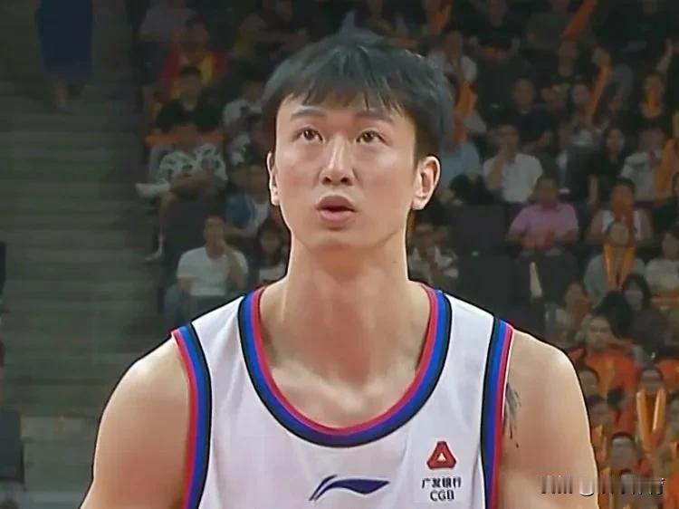 天津男篮官方宣布，球队成员赖俊豪遭遇肩锁关节脱位、韧带断裂的严重伤病，将进行手术