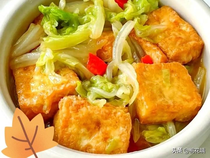 负能和白菜一起吃吗？答案是太能一齐吃了。

豆腐和白菜放在一起吃，是最佳搭档！