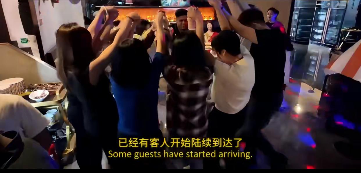 你会参加吗，支持这样的活动吗？
近日印度人在佛山放烟花庆祝他们的传统节日排灯节，