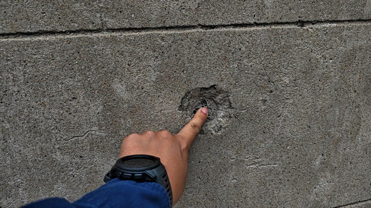 墙上的弹孔是沈家祠堂最值得看的地方，即使对面高楼林立，这里依然得以保存。

江桥