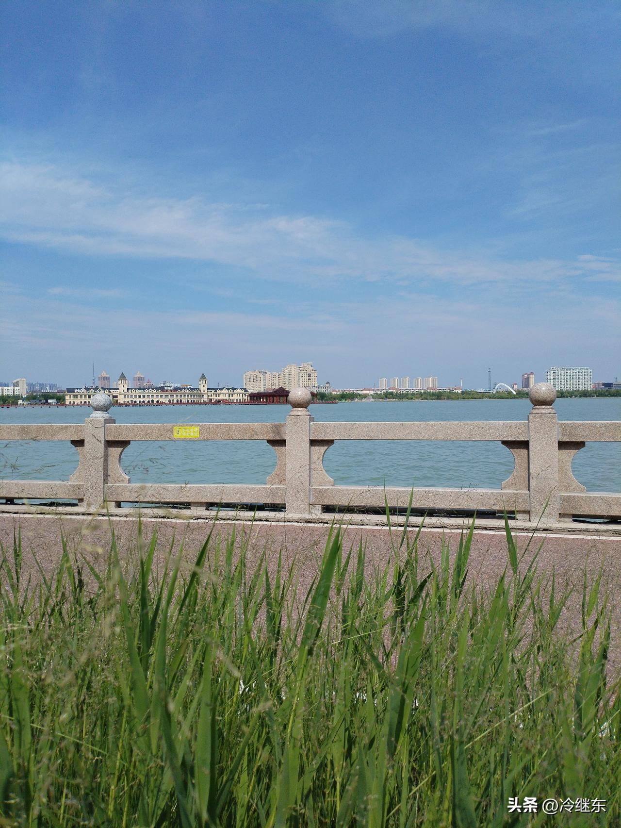 海峡论坛要想起到促进两岸和平统一的作用，必须打开视角，广邀岛内有影响力的势力代表