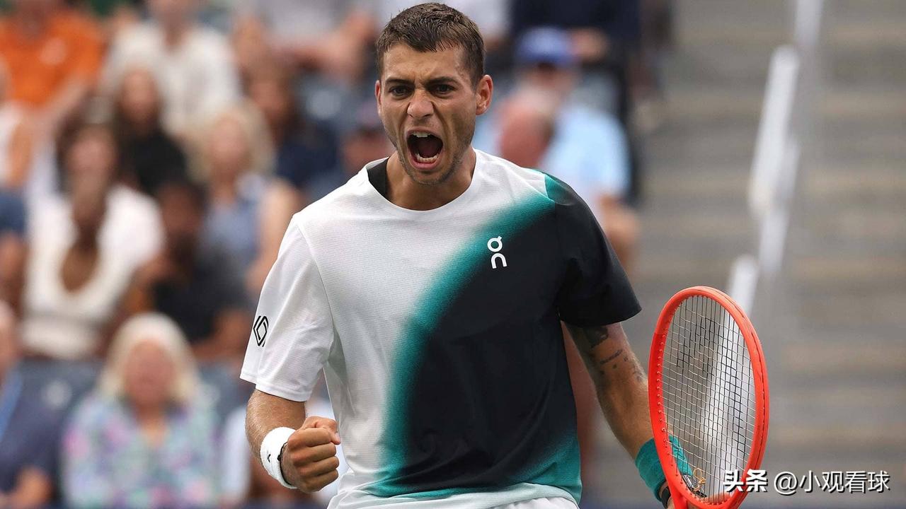 🎾🎾美网上半区连续爆冷，5号种子科博利出局，1：3不敌比利时小将布洛克斯。四