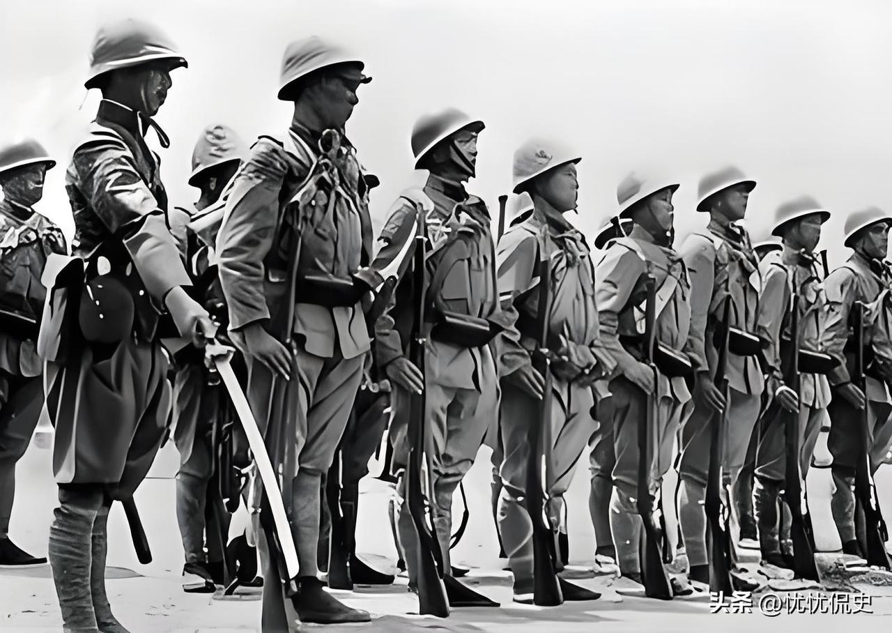 现在日本人开始骂他祖宗了。9.18事变后，日本占领了中国东北，想当时如果日本不贪