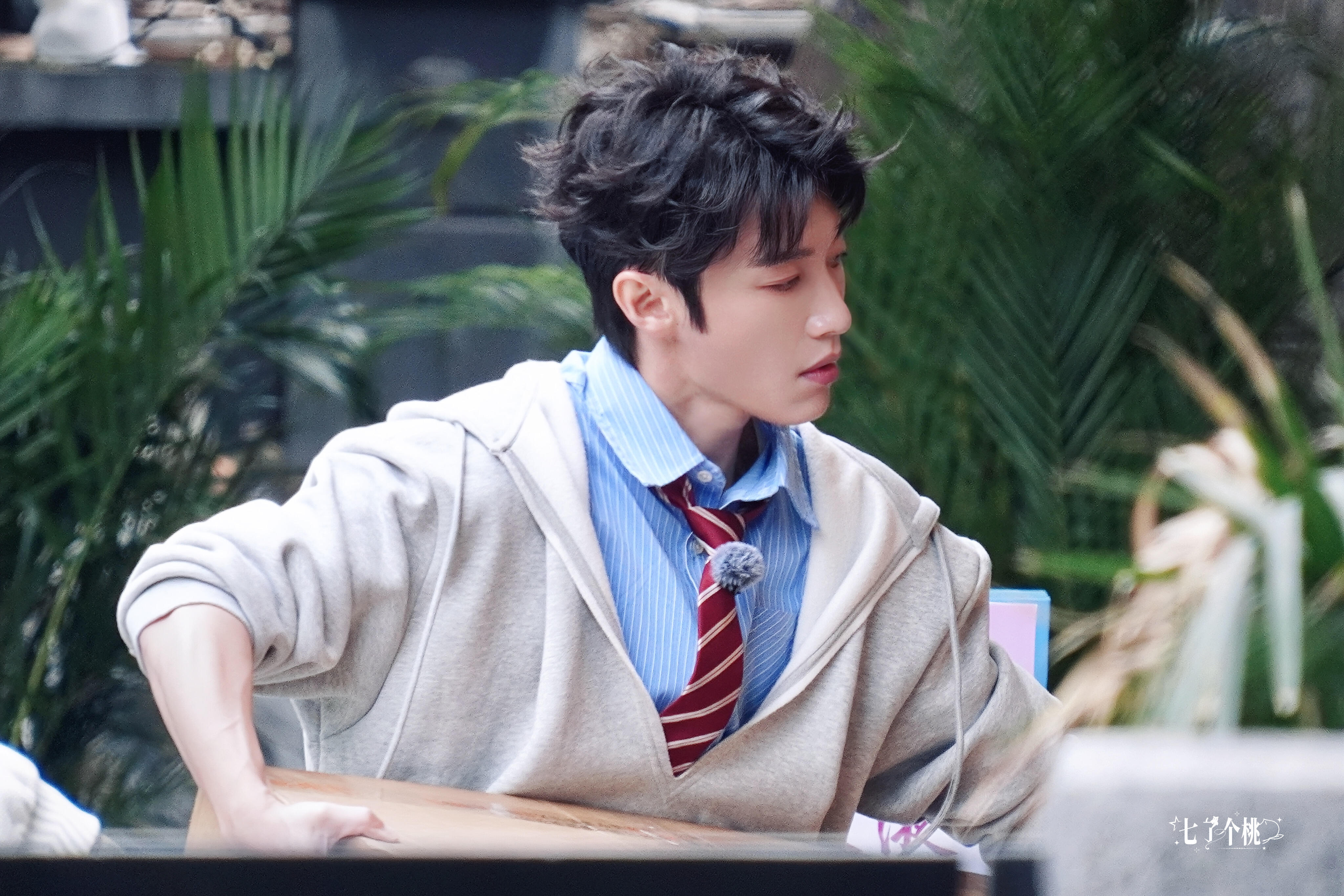 代旭也是尝到催上班的滋味了 来分享一组代旭，风华合伙人真的很帅啊