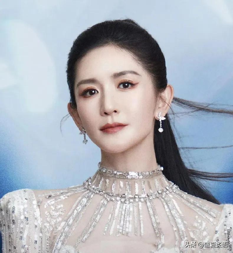 谢娜高调官宣回归！刚怼完薛之谦就上任，这波操作你看懂了吗？

4月2日，谢娜在社