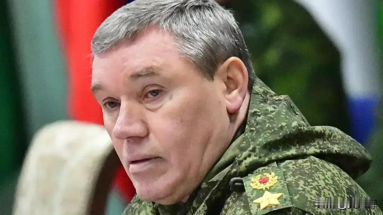 【俄军总参谋长视察南部集群指挥部：大战在即】

4月21日，俄罗斯国防部第一副国